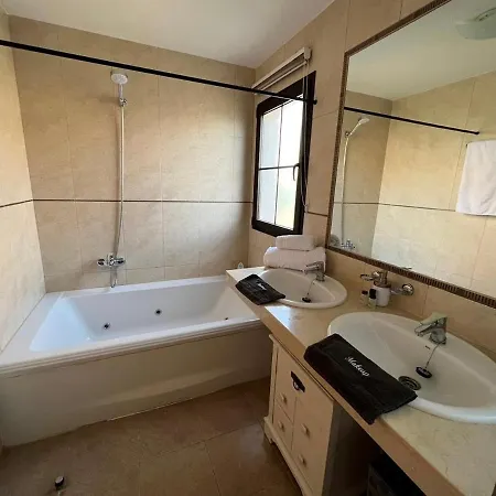 Вилла Eva - New To The Market, Fully Refurbished Licensed - Private Pool *