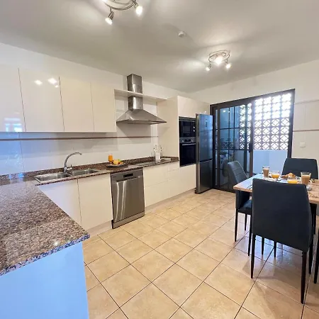 Вилла Eva - New To The Market, Fully Refurbished Licensed - Private Pool