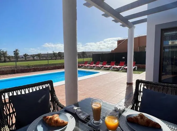 Eva - New To The Market, Fully Refurbished Licensed - Private Pool * Caleta de Fuste