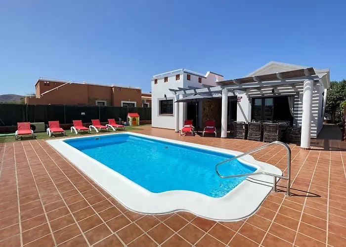 Eva - New To The Market, Fully Refurbished Licensed - Private Pool