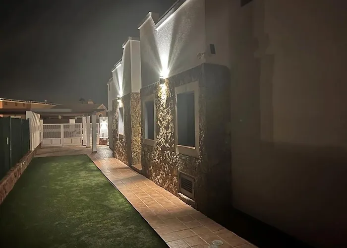 Eva - New To The Market, Fully Refurbished Licensed - Private Pool *