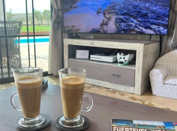 Villa Eva - New To The Market, Fully Refurbished Licensed - Private Pool Caleta de Fuste