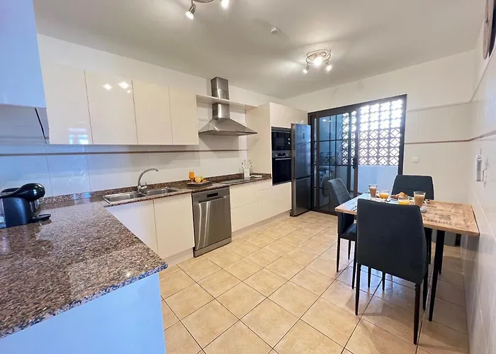 Villa Eva - New To The Market, Fully Refurbished Licensed - Private Pool