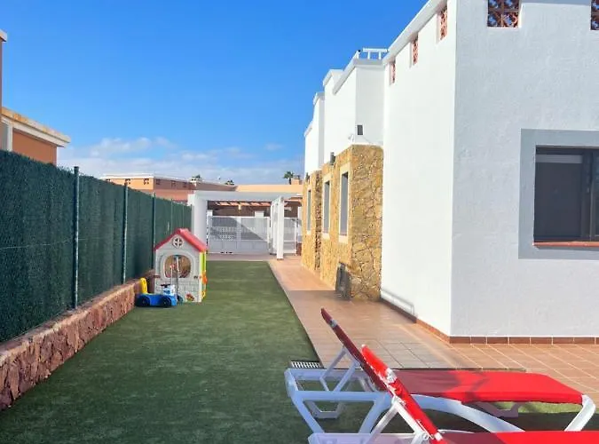 Eva - New To The Market, Fully Refurbished Licensed - Private Pool