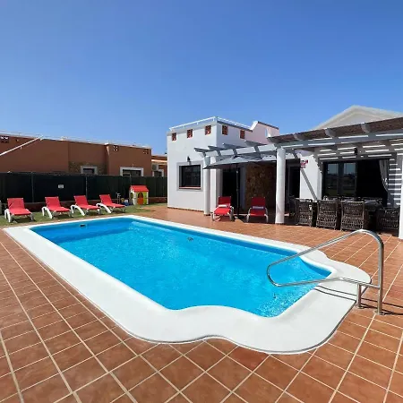 Eva - New To The Market, Fully Refurbished Licensed - Private Pool