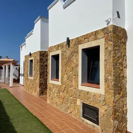 Eva - New To The Market, Fully Refurbished Licensed - Private Pool *
