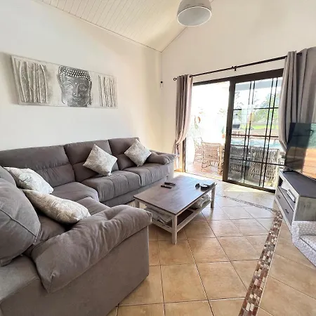 Eva - New To The Market, Fully Refurbished Licensed - Private Pool *