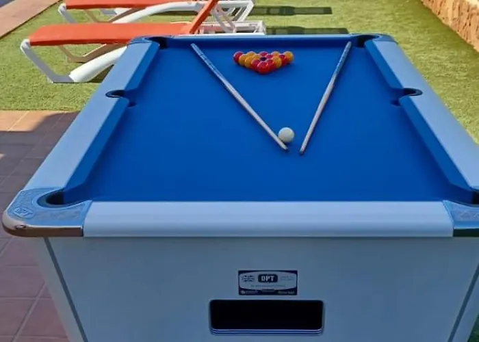 Eva - New To The Market, Fully Refurbished Licensed - Private Pool